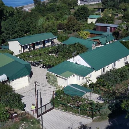 Kiwi Hotel Pizunda Ngoại thất bức ảnh