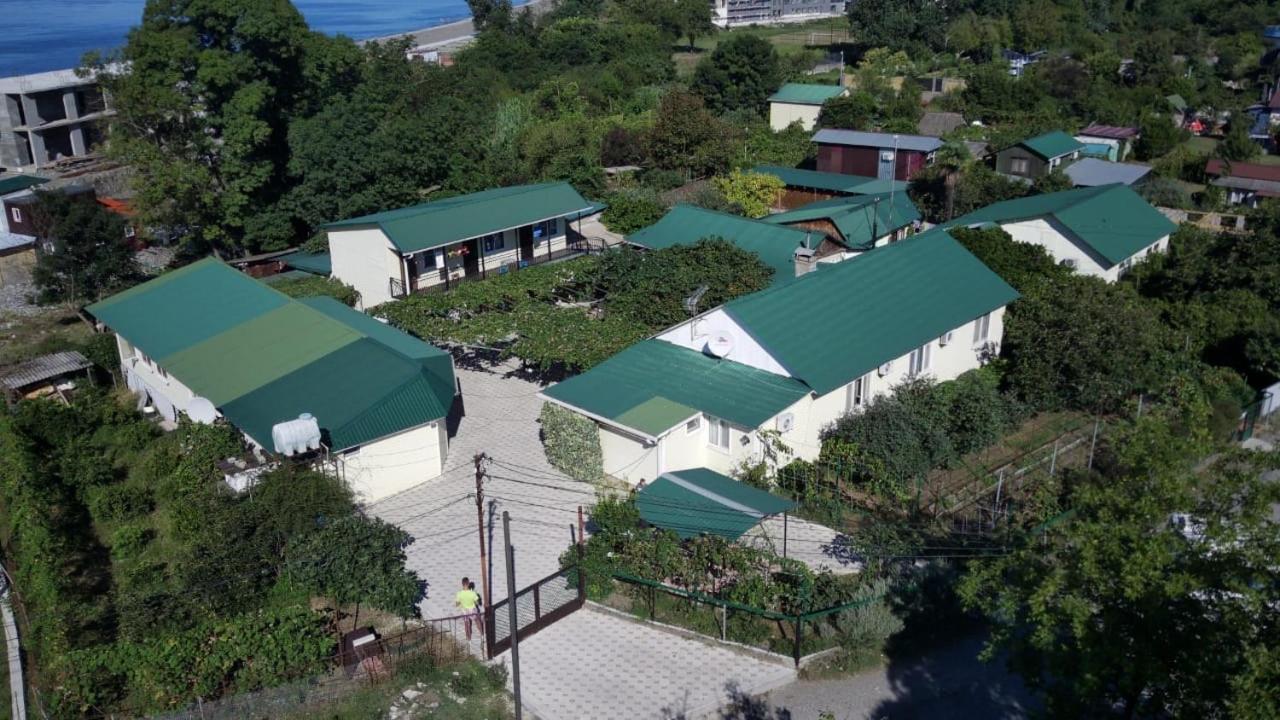 Kiwi Hotel Pizunda Ngoại thất bức ảnh