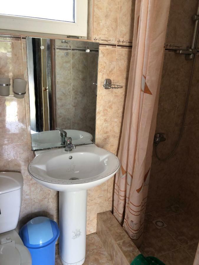 Kiwi Hotel Pizunda Ngoại thất bức ảnh